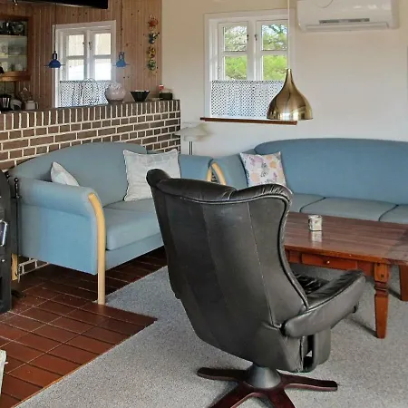 Three-bedroom Holiday In 25 הלס