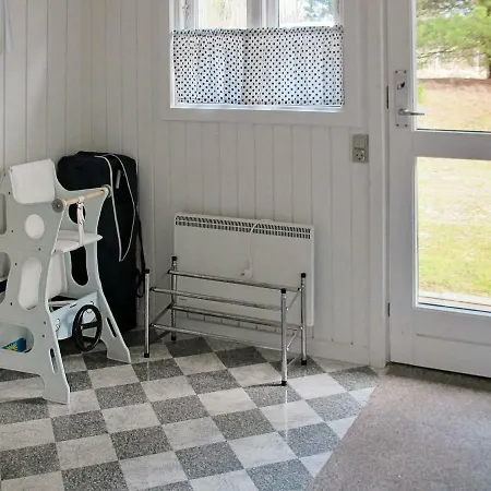 Three-bedroom Holiday In 25