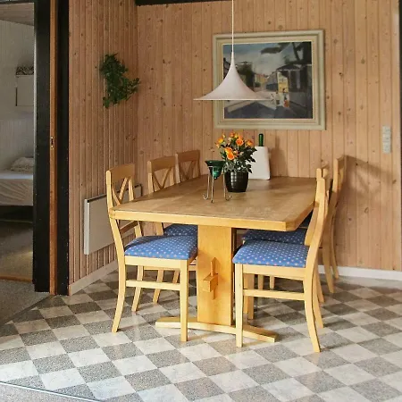 Three-bedroom Holiday In 25 בית נופש *